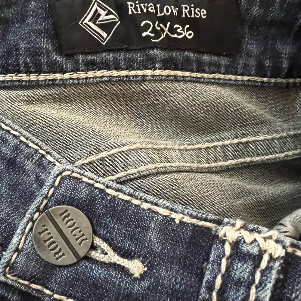 *SOLD* Rock & Roll Cowgirl Rival Low Rise Bootcut Jeans - Picture 5 of 9